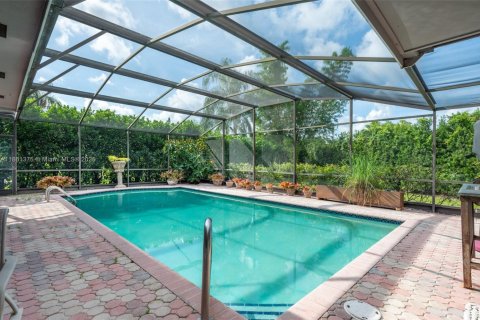 House in Weston, Florida 3 bedrooms, 216.28 sq.m. № 1892129 - photo 25