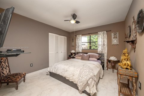 House in Weston, Florida 3 bedrooms, 216.28 sq.m. № 1892129 - photo 18