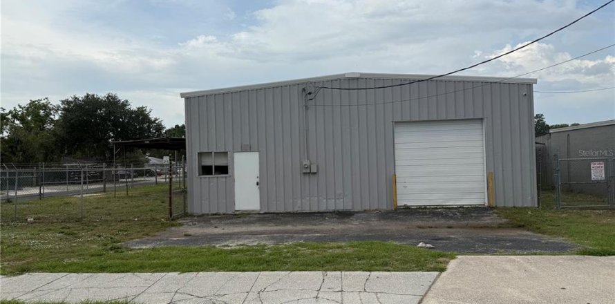 Commercial property in Lakeland, Florida 520.25 sq.m. № 1760107