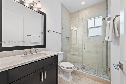 Casa en venta en Palm Beach Gardens, Florida, 4 dormitorios, 236.44 m2 № 2004498 - foto 17