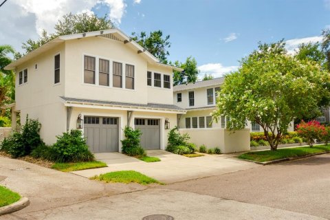 House in Tampa, Florida 5 bedrooms, 468.32 sq.m. № 1877228 - photo 3