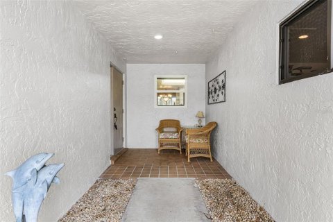 House in Fort Myers, Florida 2 bedrooms, 149.76 sq.m. № 2229449 - photo 5