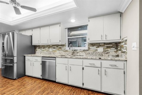 House in Fort Myers, Florida 2 bedrooms, 149.76 sq.m. № 2229449 - photo 10