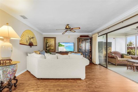 House in Fort Myers, Florida 2 bedrooms, 149.76 sq.m. № 2229449 - photo 9