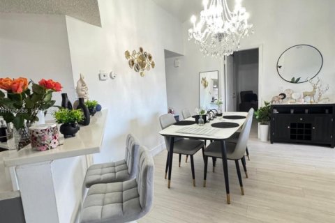 Condo in Coral Springs, Florida, 3 bedrooms  № 2020892 - photo 14