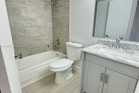 Condo in Coral Springs, Florida, 3 bedrooms  № 2020892 - photo 24