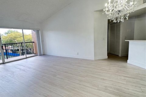 Condo in Coral Springs, Florida, 3 bedrooms  № 2020892 - photo 28