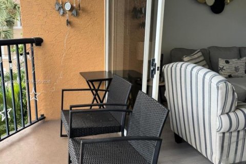 Condo in Coral Springs, Florida, 3 bedrooms  № 2020892 - photo 10