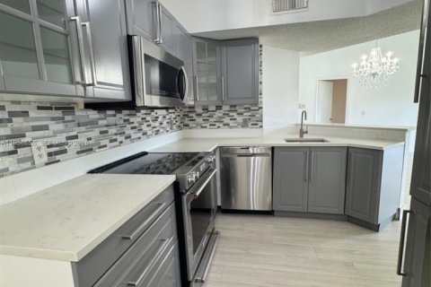 Condo in Coral Springs, Florida, 3 bedrooms  № 2020892 - photo 22