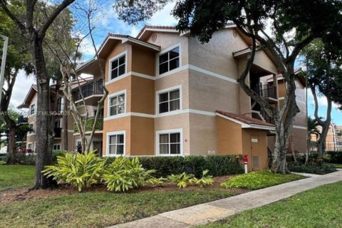 Condo in Coral Springs, Florida, 3 bedrooms  № 2020892 - photo 16