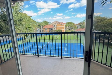 Condo in Coral Springs, Florida, 3 bedrooms  № 2020892 - photo 25