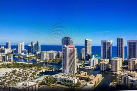 Condominio en venta en Hallandale Beach, Florida, 2 dormitorios, 95.69 m2 № 1856970 - foto 21