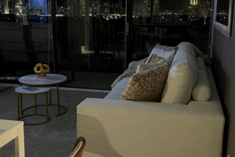 Condominio en alquiler en Aventura, Florida, 3 dormitorios, 107.49 m2 № 2029617 - foto 14