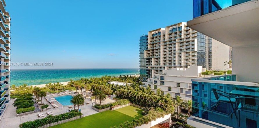 Studio à Condo à Miami Beach, Floride  № 2035697