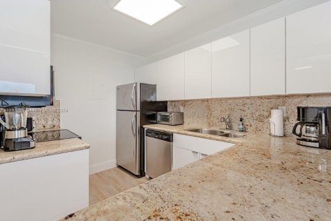 Copropriété à louer à Miami Beach, Floride: 61.32 m2 № 2035697 - photo 14