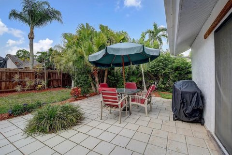 Villa ou maison à louer à Boynton Beach, Floride: 3 chambres, 173.45 m2 № 2184249 - photo 24