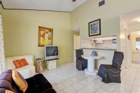 Villa ou maison à louer à Boynton Beach, Floride: 3 chambres, 173.45 m2 № 2184249 - photo 17