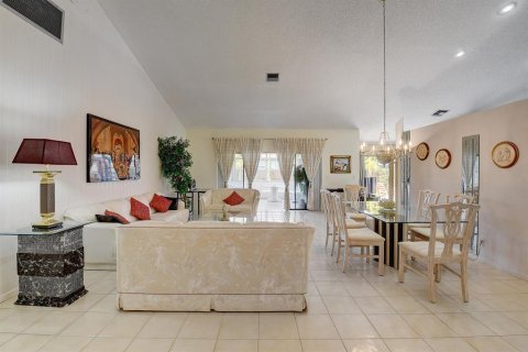 Villa ou maison à louer à Boynton Beach, Floride: 3 chambres, 173.45 m2 № 2184249 - photo 5