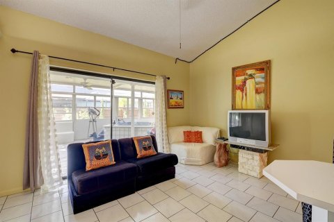 Villa ou maison à louer à Boynton Beach, Floride: 3 chambres, 173.45 m2 № 2184249 - photo 16