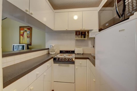 Villa ou maison à louer à Boynton Beach, Floride: 3 chambres, 173.45 m2 № 2184249 - photo 18
