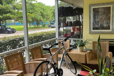 Condo in Hollywood, Florida, 1 bedroom  № 1875467 - photo 7