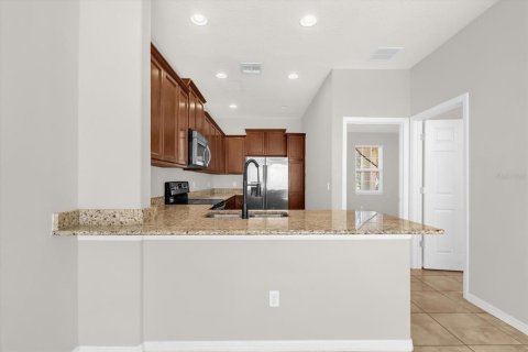 Townhouse in Orlando, Florida 3 bedrooms, 170.01 sq.m. № 2238873 - photo 2