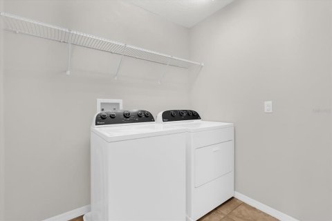 Townhouse in Orlando, Florida 3 bedrooms, 170.01 sq.m. № 2238873 - photo 14