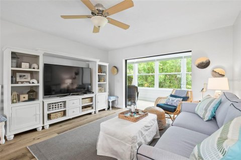 Copropriété à louer à Bradenton, Floride: 2 chambres, 102.94 m2 № 2157952 - photo 11