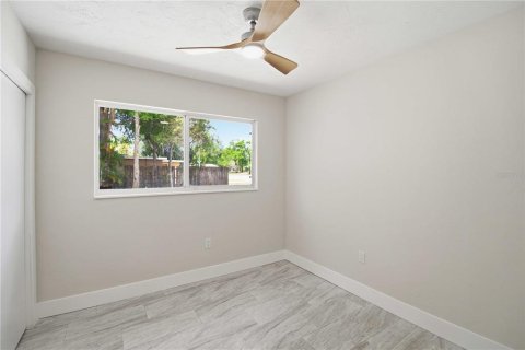House in Sarasota, Florida 3 bedrooms, 128.21 sq.m. № 2104919 - photo 18