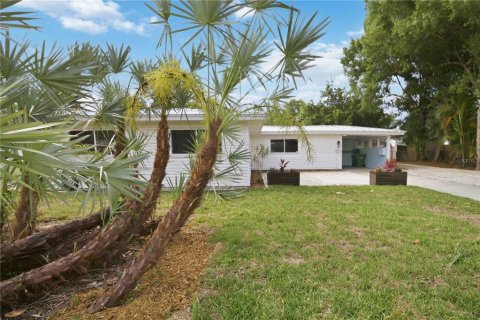 House in Sarasota, Florida 3 bedrooms, 128.21 sq.m. № 2104919 - photo 28