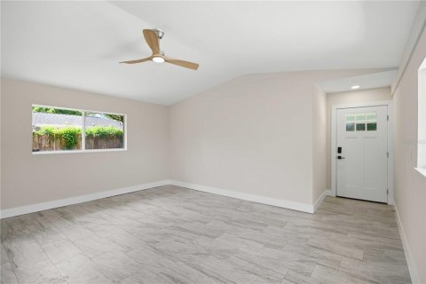 House in Sarasota, Florida 3 bedrooms, 128.21 sq.m. № 2104919 - photo 6