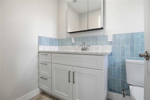House in Sarasota, Florida 3 bedrooms, 128.21 sq.m. № 2104919 - photo 16