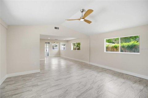 House in Sarasota, Florida 3 bedrooms, 128.21 sq.m. № 2104919 - photo 4