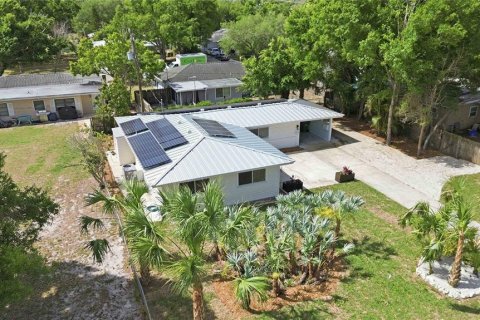 House in Sarasota, Florida 3 bedrooms, 128.21 sq.m. № 2104919 - photo 29