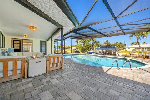 House in Cape Coral, Florida 3 bedrooms, 157.66 sq.m. № 1541052 - photo 18