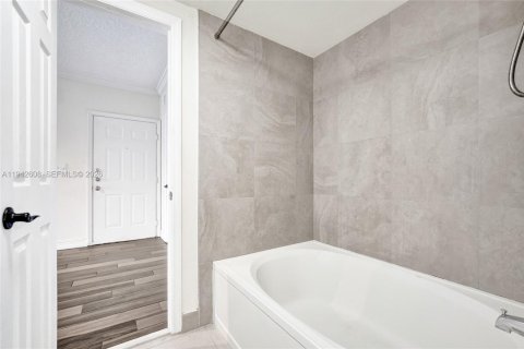 Copropriété à louer à Pembroke Pines, Floride: 1 chambre, 75.25 m2 № 2000082 - photo 27