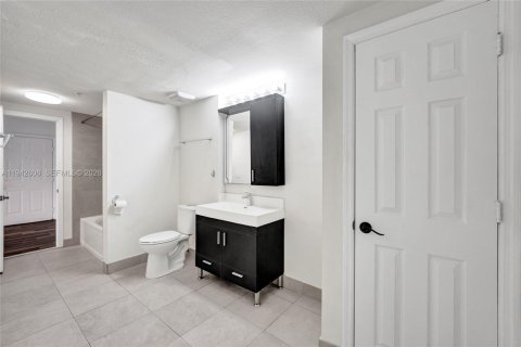 Copropriété à louer à Pembroke Pines, Floride: 1 chambre, 75.25 m2 № 2000082 - photo 24