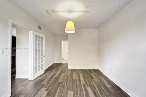 Copropriété à louer à Pembroke Pines, Floride: 1 chambre, 75.25 m2 № 2000082 - photo 18