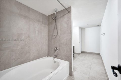 Copropriété à louer à Pembroke Pines, Floride: 1 chambre, 75.25 m2 № 2000082 - photo 28