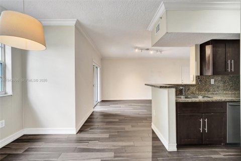 Copropriété à louer à Pembroke Pines, Floride: 1 chambre, 75.25 m2 № 2000082 - photo 8