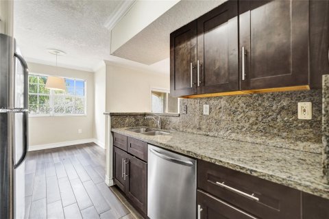 Copropriété à louer à Pembroke Pines, Floride: 1 chambre, 75.25 m2 № 2000082 - photo 3