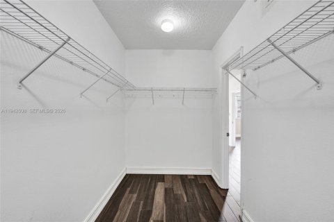 Copropriété à louer à Pembroke Pines, Floride: 1 chambre, 75.25 m2 № 2000082 - photo 23
