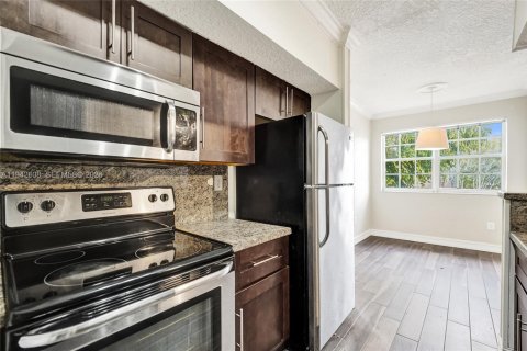 Copropriété à louer à Pembroke Pines, Floride: 1 chambre, 75.25 m2 № 2000082 - photo 6