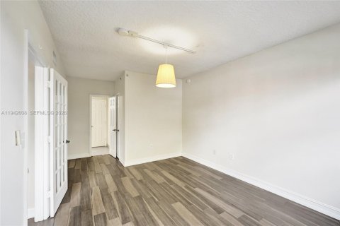 Copropriété à louer à Pembroke Pines, Floride: 1 chambre, 75.25 m2 № 2000082 - photo 19