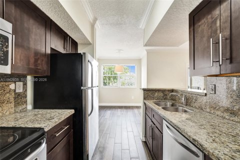 Copropriété à louer à Pembroke Pines, Floride: 1 chambre, 75.25 m2 № 2000082 - photo 2
