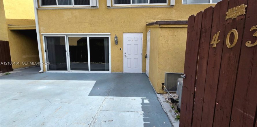 Condo à Miami, Floride, 3 chambres  № 2414832