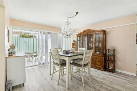 Casa en venta en Rockledge, Florida, 4 dormitorios, 151.99 m2 № 1640636 - foto 12