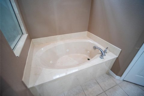 Villa ou maison à vendre à Sanford, Floride: 4 chambres, 263.19 m2 № 2148135 - photo 22
