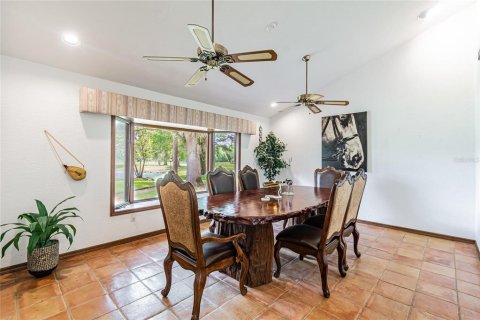 House in Lakeland, Florida 5 bedrooms, 346.34 sq.m. № 1137271 - photo 22