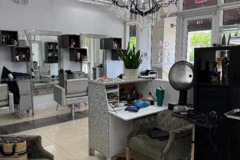 Commercial property in Coral Gables, Florida № 1766386 - photo 11